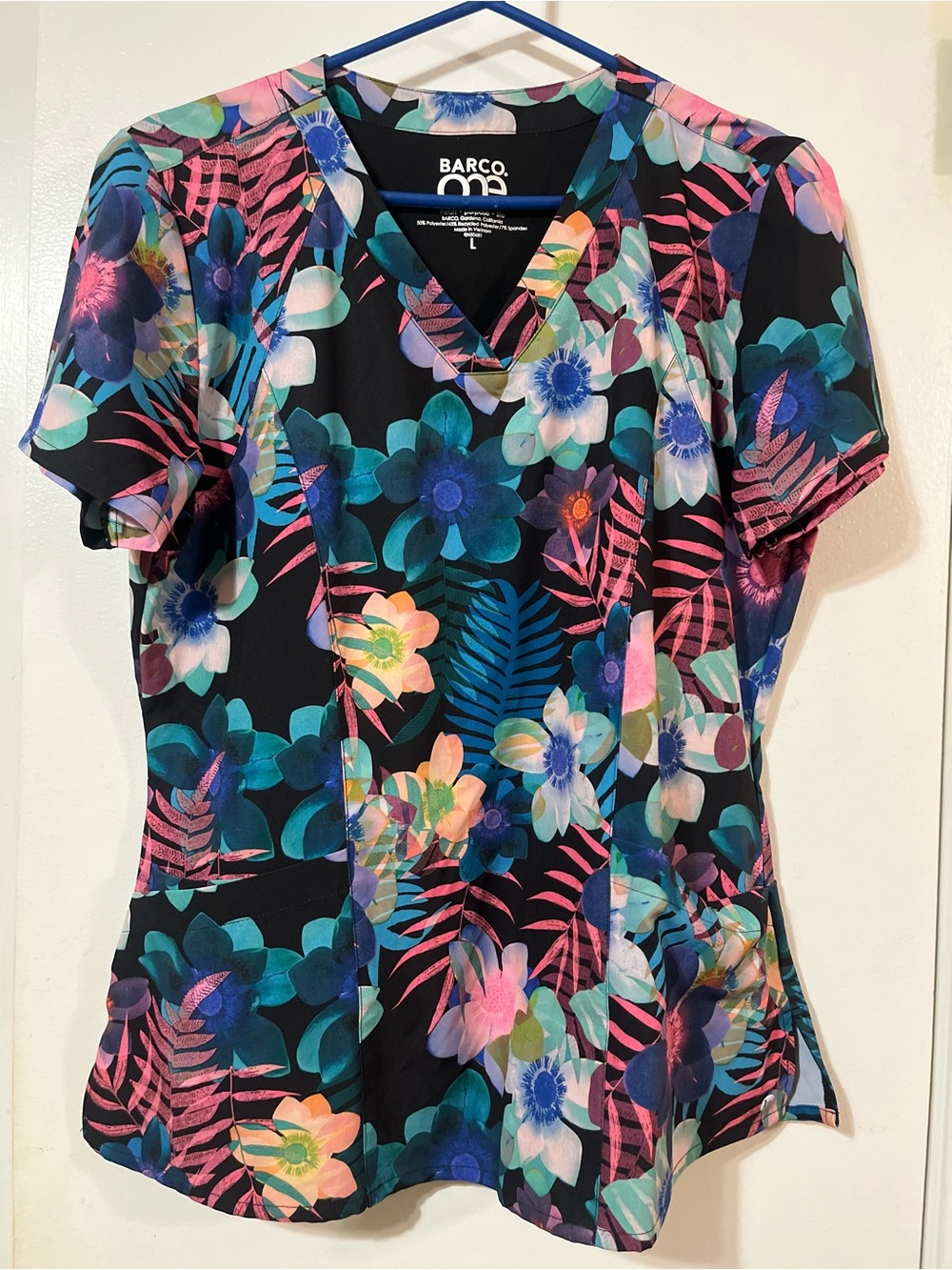 Barco One Women's L Floral Tropical V-Neck Scrub Top - Black Multi-Colored